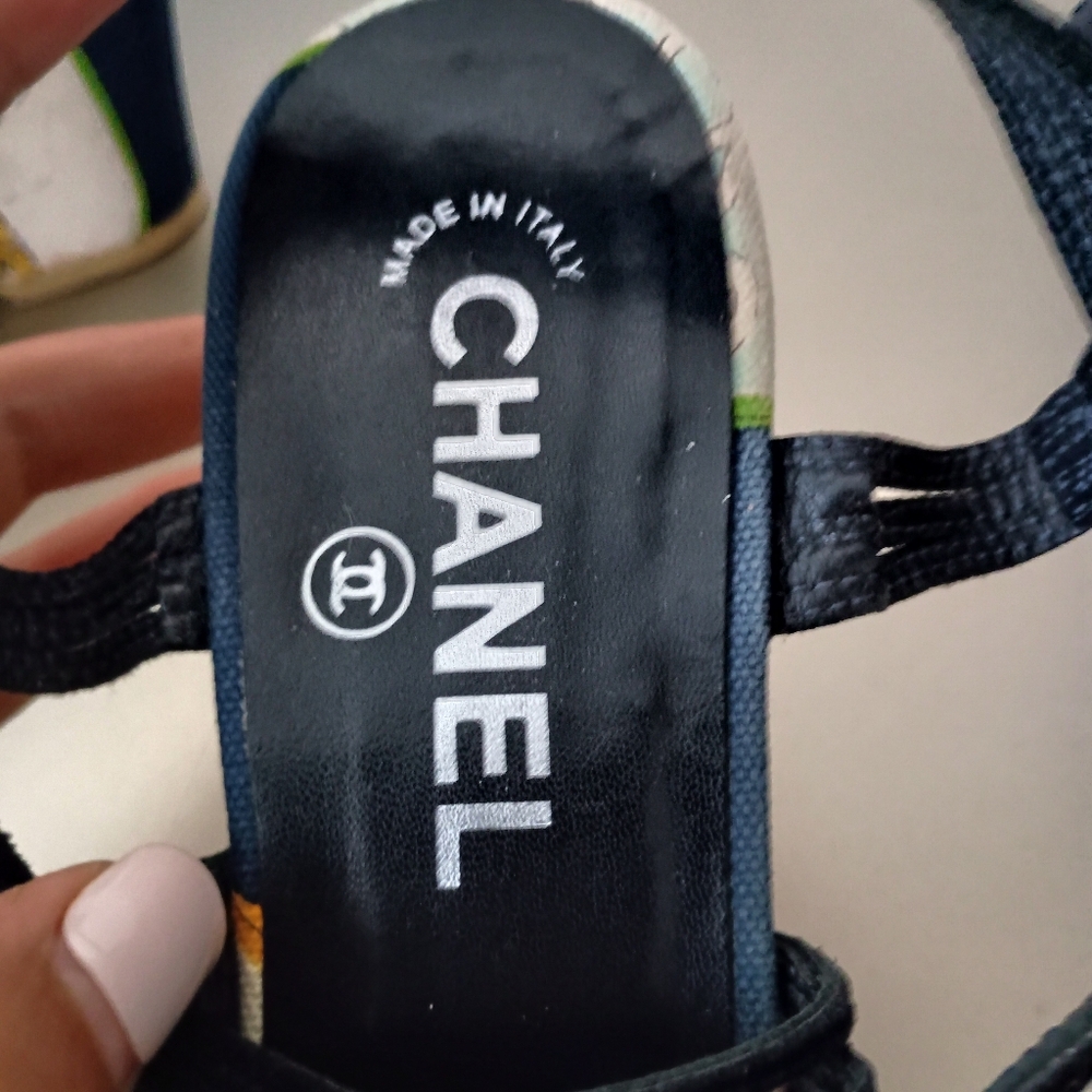 Chanel Wedges Navy blue with designs - Picture 3 of 9